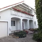 Hevizi Fecskefeszek بيت ضيافة
