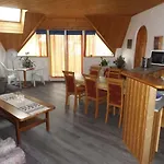 Hevizi Fecskefeszek بيت ضيافة 3*