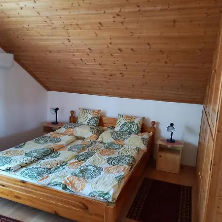 Hevizi Fecskefeszek Guest house