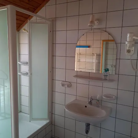 Hevizi Fecskefeszek 3*