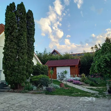 Konukevi Hevizi Fecskefeszek Hévíz