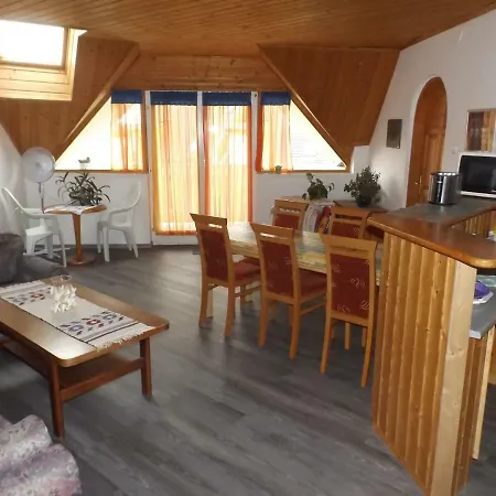 Hevizi Fecskefeszek Konukevi 3*