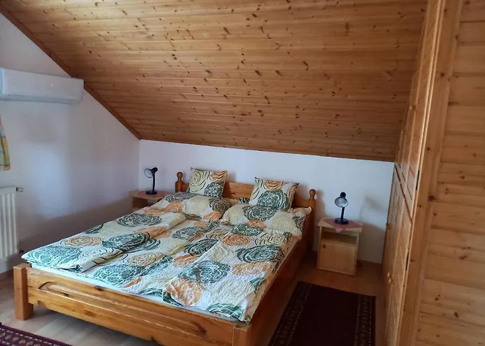 Hevizi Fecskefeszek ゲストハウス