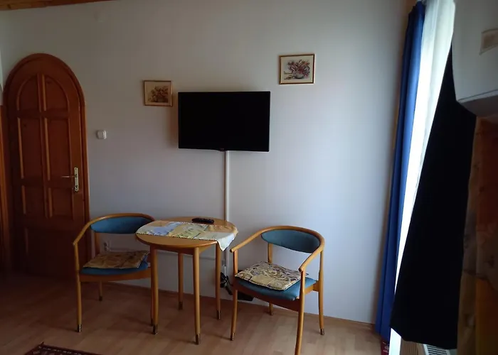 Hévízi Fecskefészek 3*