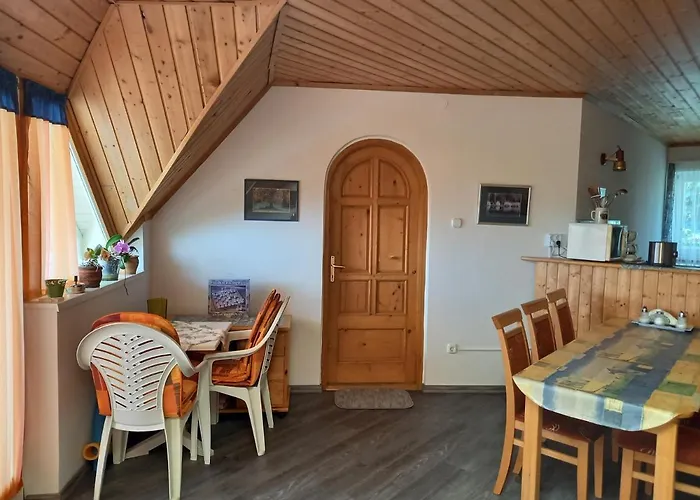 Hevizi Fecskefeszek ゲストハウス 3*