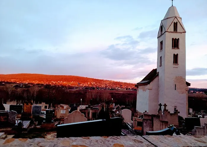 ゲストハウス Hevizi Fecskefeszek ヘーヴィーズ