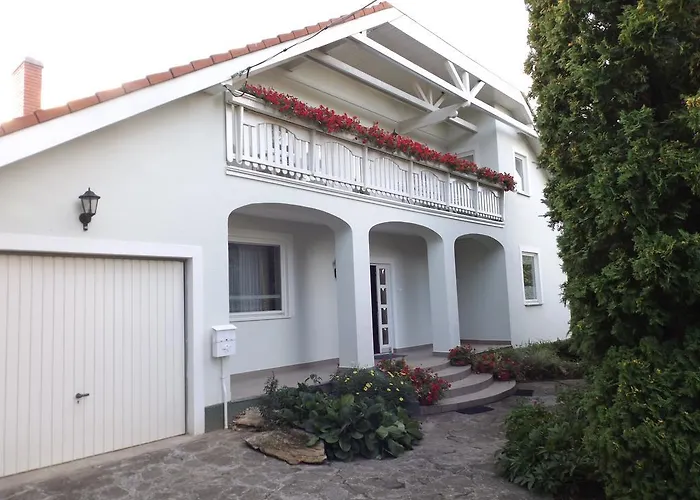 Hevizi Fecskefeszek Pensjonat